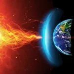 Illustration d’une éruption solaire projetant un flux de particules incandescentes vers la Terre protégée par son champ magnétique bleu.