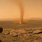 Un rover martien fait face à un tourbillon de poussière au loin, avec de petits éclairs visibles à sa base dans le paysage rocheux de Mars.
