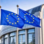 Drapeaux de l’Union européenne devant le Parlement européen à Bruxelles